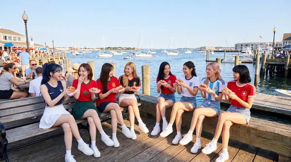 Aespa & Blackpink touring Hollywood — image 2