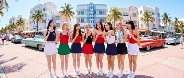 Aespa & Blackpink touring Hollywood — image 3