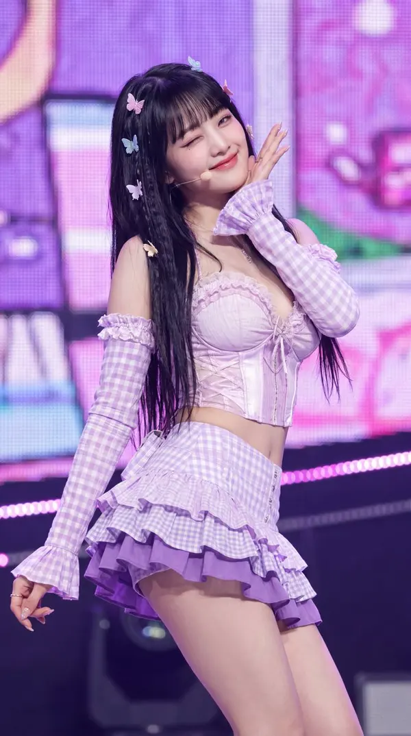 K-pop Stage Performance Portrait — image 2