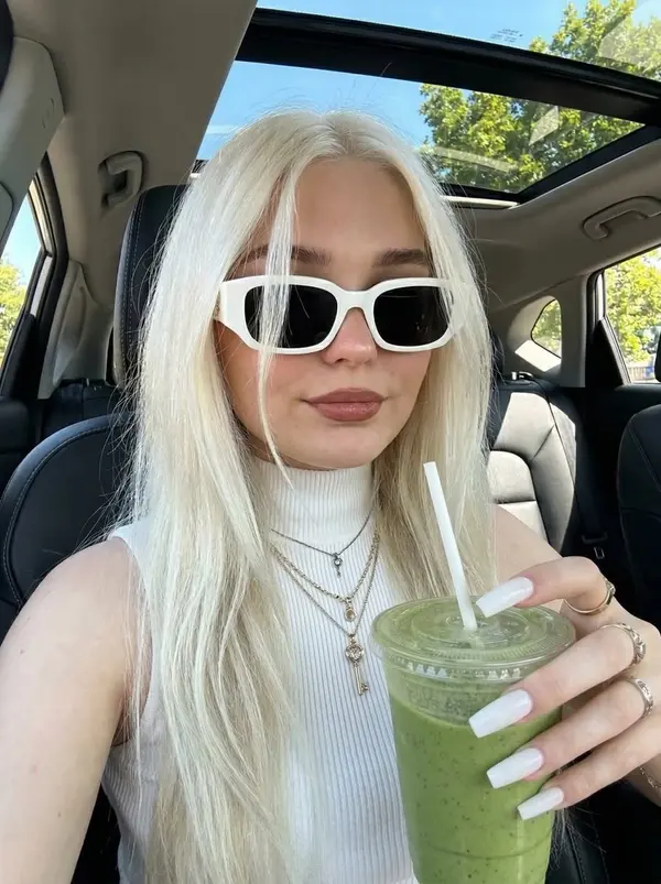 Sunny Car Selfie — image 2