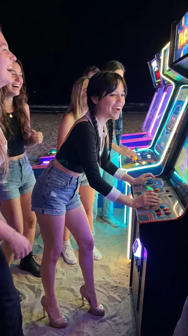 Beachside Arcade Night — image 1