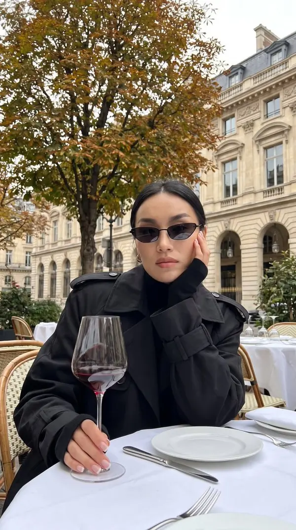 Autumn Café Portrait — image 2