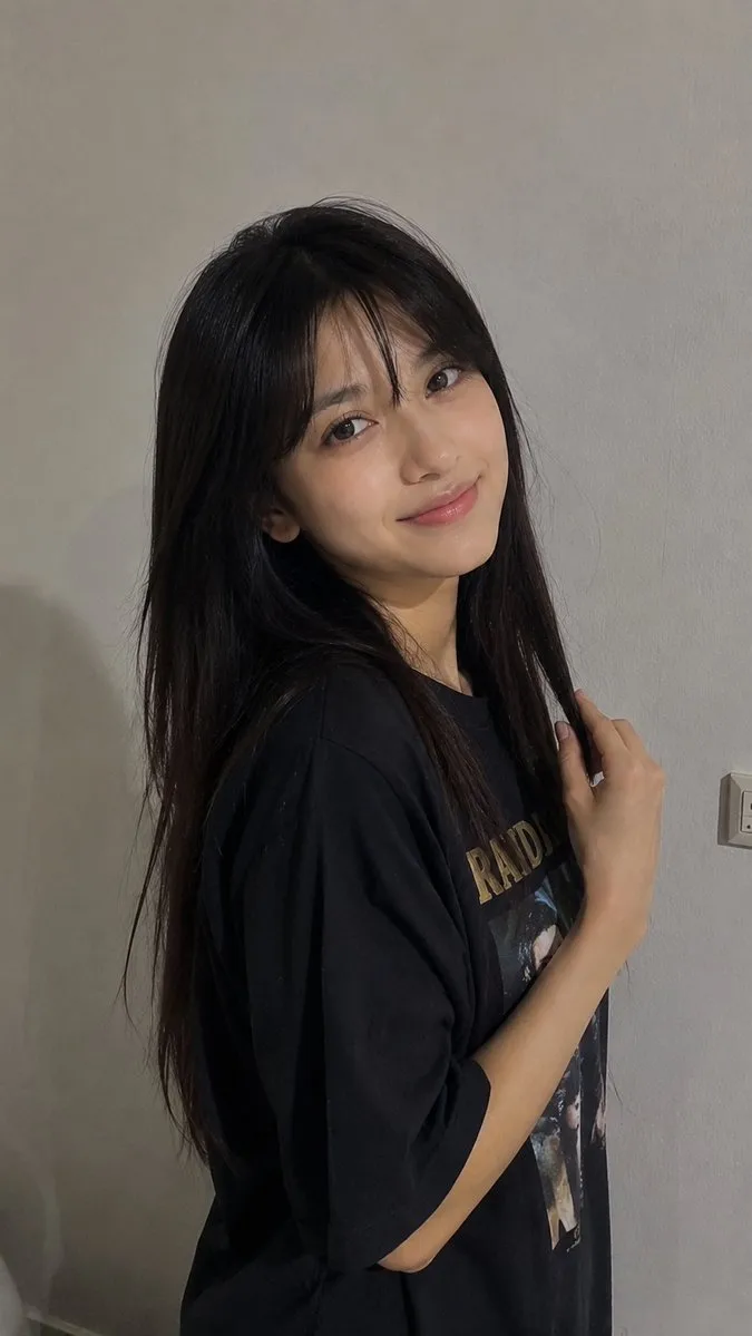 Candid Smartphone Portrait